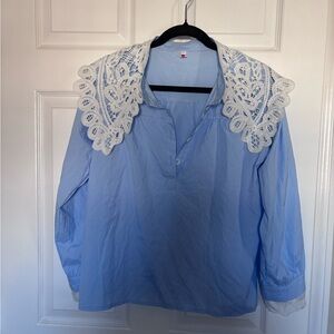 Light Blue Cotton Popover Top with White Lace Collar